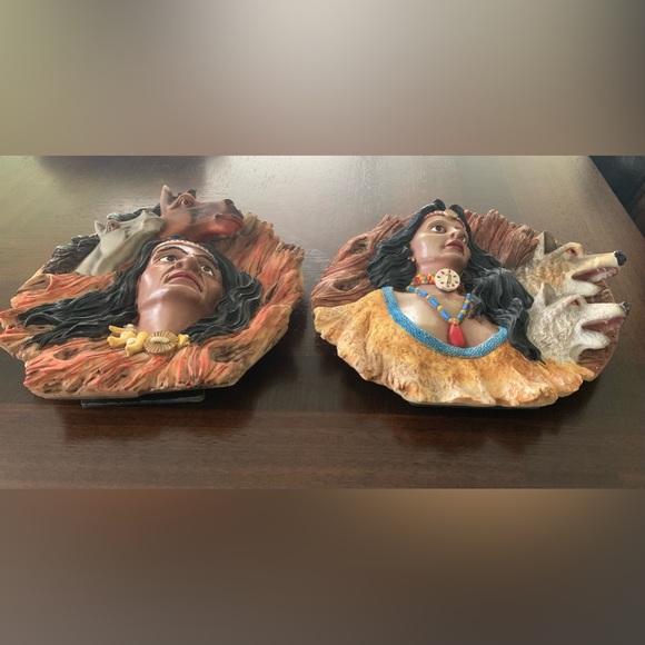 2 Native American Indian Wall or Stand Plaques Hand Painted - Picture 5 of 9
